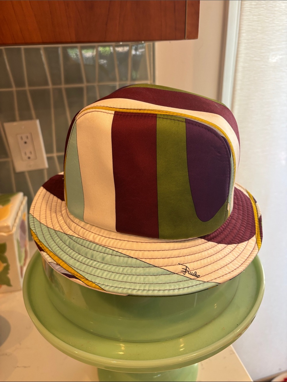 Vintage pucci bucket hat w original neiman marcus store tags! - Picture 2 of 6